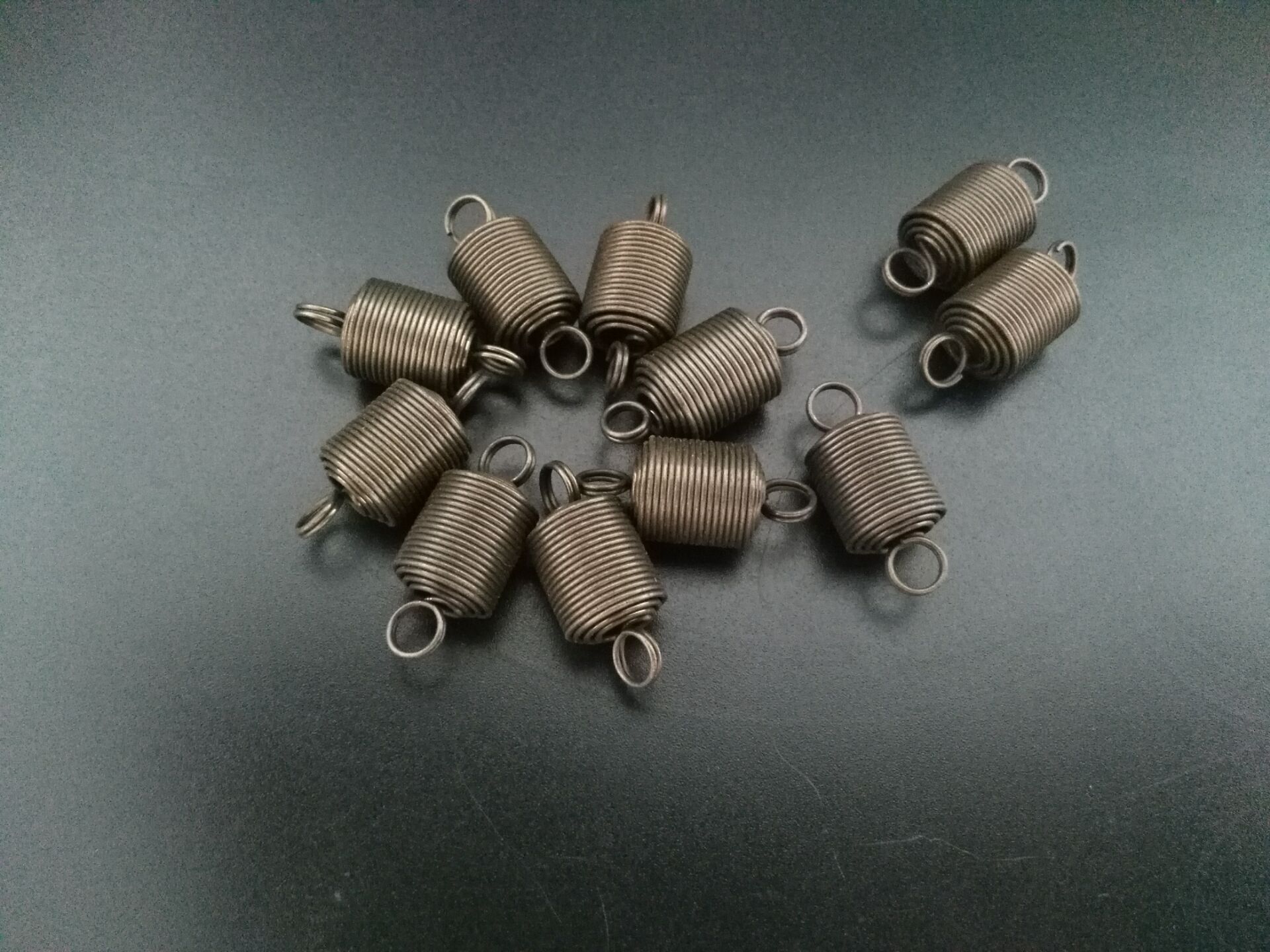 拉伸彈簧有什么特點？